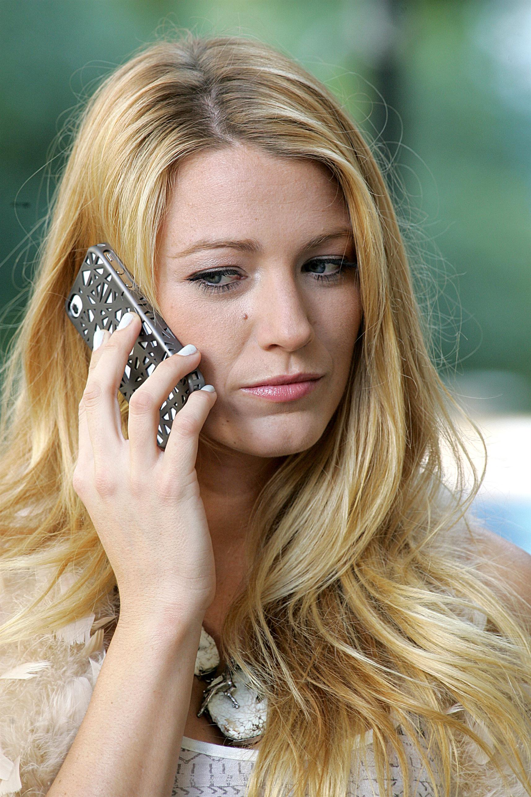Blake Lively on the set of 'Gossip Girl' shooting on location | Picture 68585
